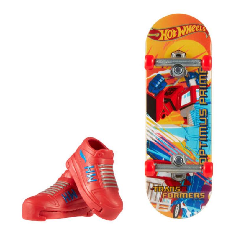 Hot Wheels skate y zapatillas stdas